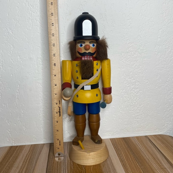 Stracoland Colmnitz Nutcracker Officer No Cannon 15” Handmade from Germany - Picture 10 of 11